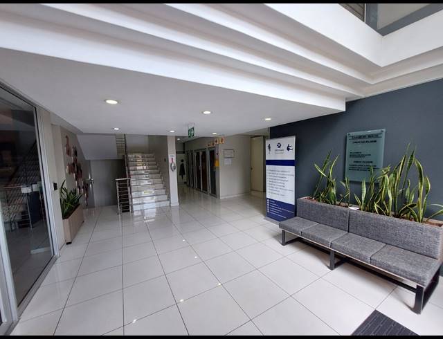 202M² OFFICE TO LET IN BRYANSTON